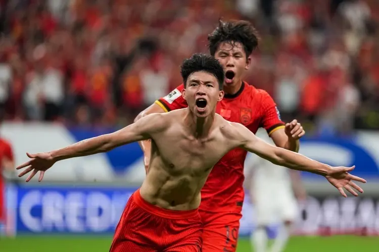 九龙配资 国足公布东亚杯名单！媒体人热议：一个时代过去了，不给伊万面子