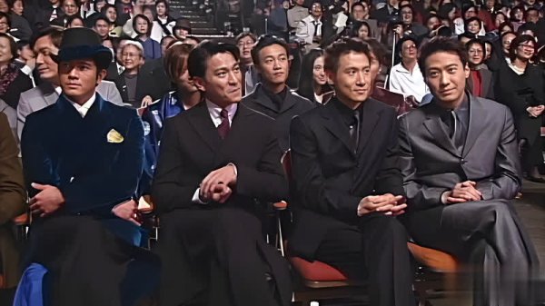 富深优配 港娱：谁能扛住四大天王联手一击？